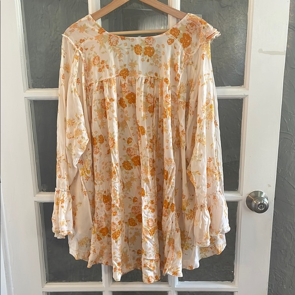 Free People Cream and Orange Floral Blouse Bell Sleeve Ruffled Collar - Picture 3 of 3